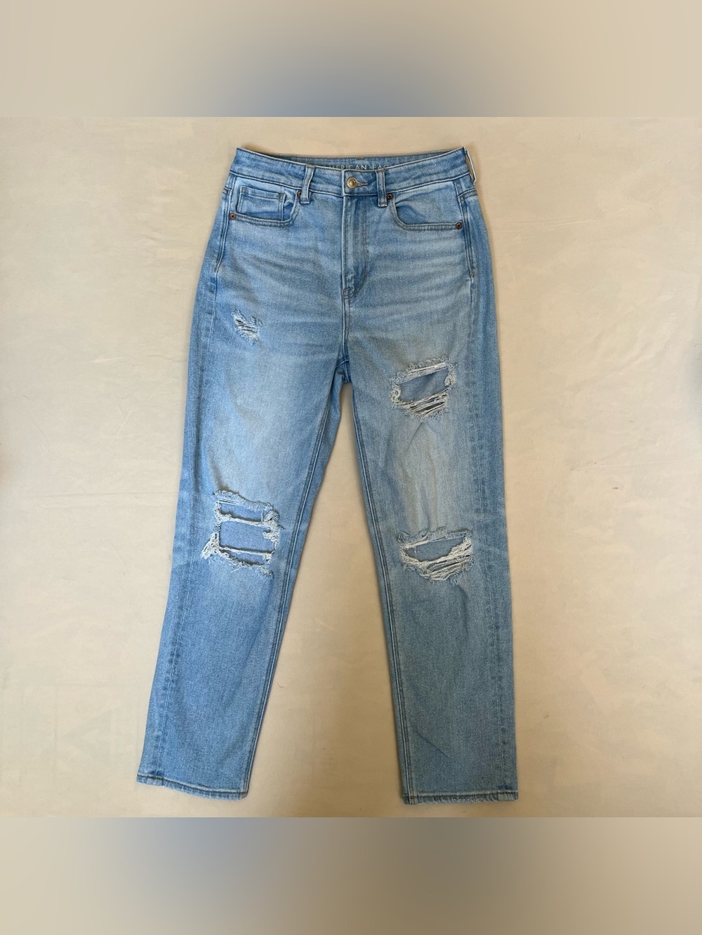 American Eagle Mom Straight Jeans Size 4 Regular Light Wash Distressed